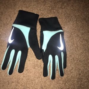 Nike running gloves